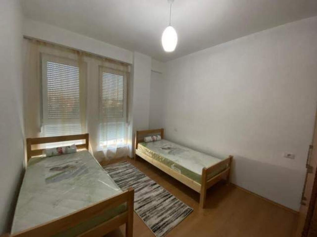 APARTAMENT ME QERA 3+1 5 MAJI 650 EURO