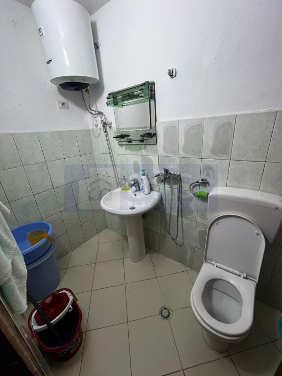 Si affitta appartamento 1+1 in Via dei Kosovari.