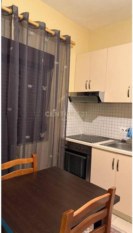 Gasoniere me qira në Selitë