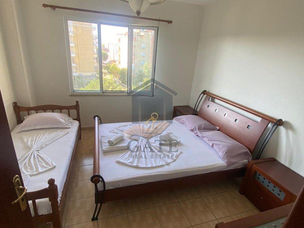 Shitet Apartament 1+1 + Post Parkimi, Zona e Malit te Robit!