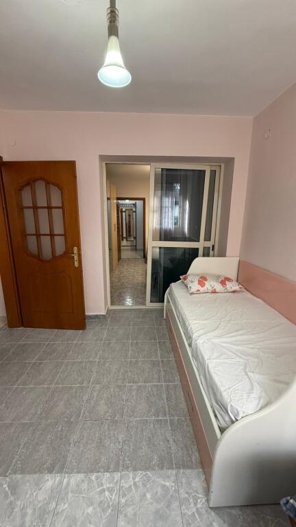 ✨ QIRA – APARTAMENT 2+1 TE VARRI I BAMIT ✨