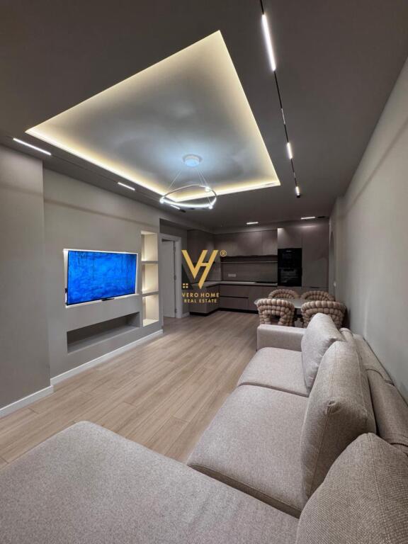 SHITET APARTAMENT 2+1+2+BLK TE KOMUNA PARISIT 275.000 EURO