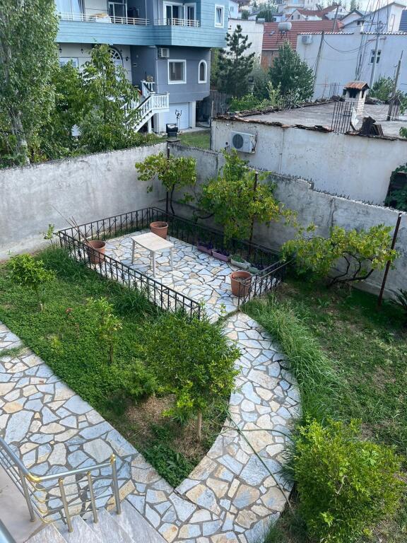 Vilë me qira pranë lagjes Ali Demi