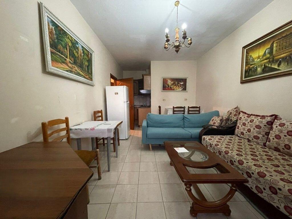 Komuna e Parisit, Apartament 1+1 ! 500 € /Muaj