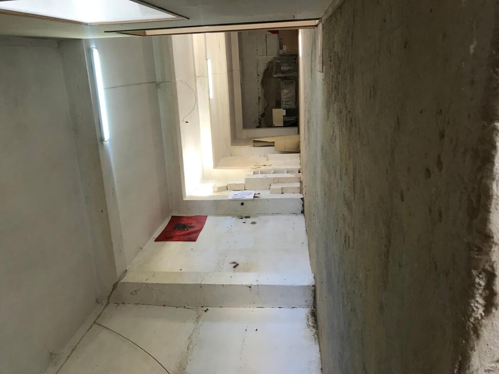 Magazine ose reparte pune me qera