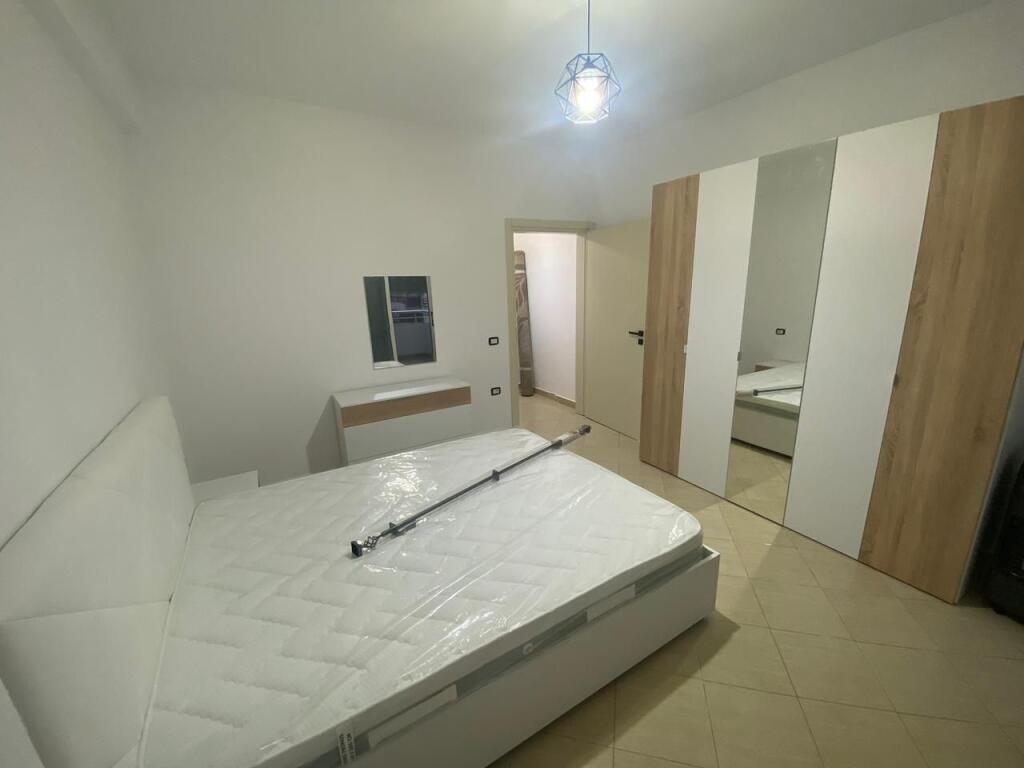 Apartament 1+1 qira vjetore Vlore