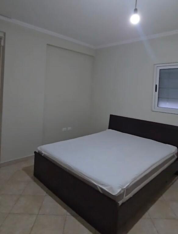 Apartament me qera Komuna e Parisit