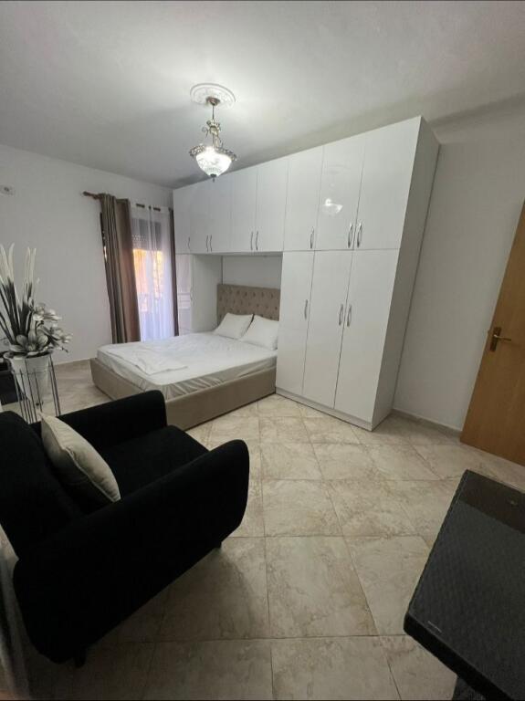 Jepet gazoniere me qera,  ID 13889