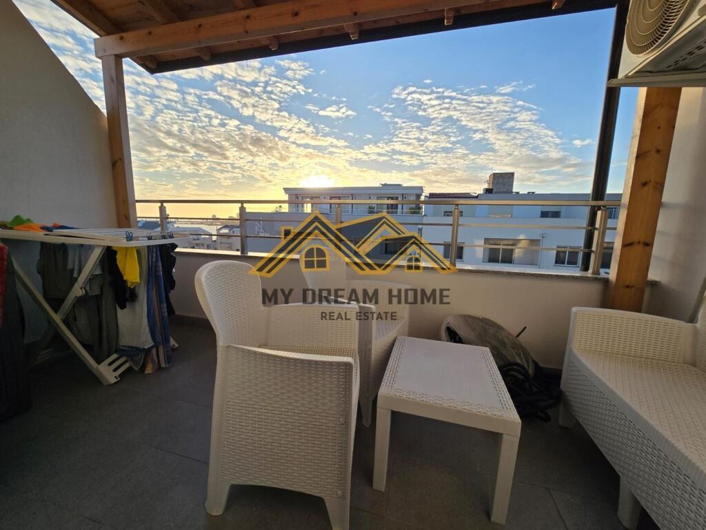 SHITET PAPAFINGO NE PLAZH-RROTA E KUQE!