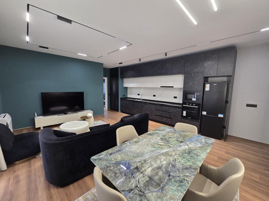 *APARTAMENT 1+1+ POST PARKIMI | ME QIRA | LIQENI I FARKËS*