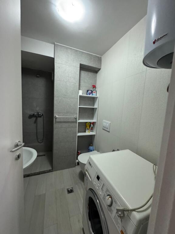 Jepet me qera Apartament 1+1