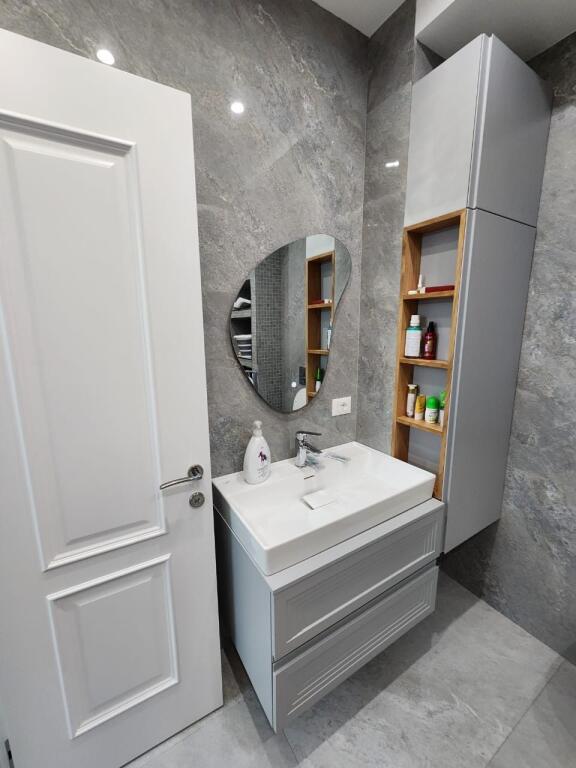 Apartament 2+1+2,Tregu i ri Elektrik!