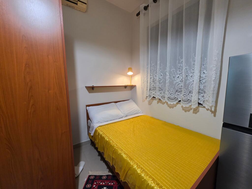 Jepet me qira Garsoniere Uje Drita ne çmim