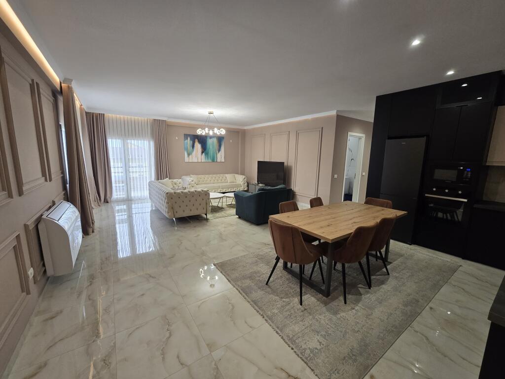 *APARTAMENT 3+1+2+ POST PARKIMI | ME QIRA | LIQENI I FARKËS*