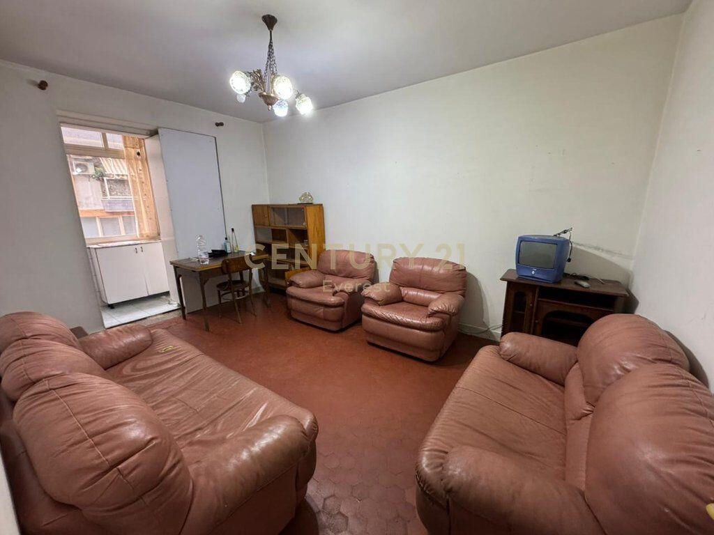 Shesim Apartament 2+1 – Rruga e Barrikadave, Tiranë!! 185,000 €