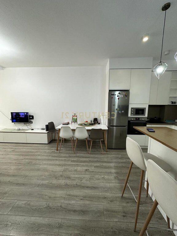 Shitet Apartament 2+1 në Brryl, përballë Maternitetit të Ri