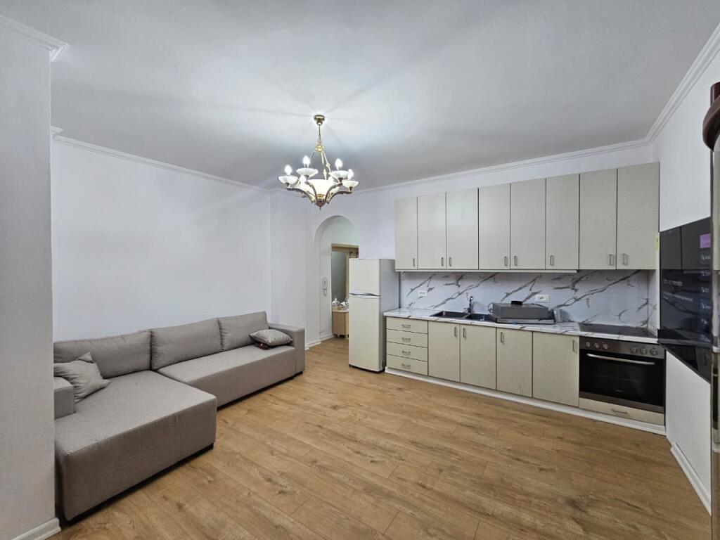 Shitet apartament 2+1+Ballkon || 📍Liqeni i Thate || Kati 2, 67 m² 148.000€ (2 min nga Liqeni)