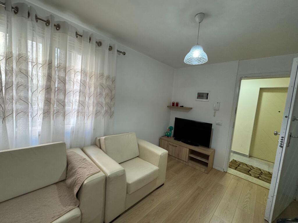 Jepet me qera Apartament 1+1