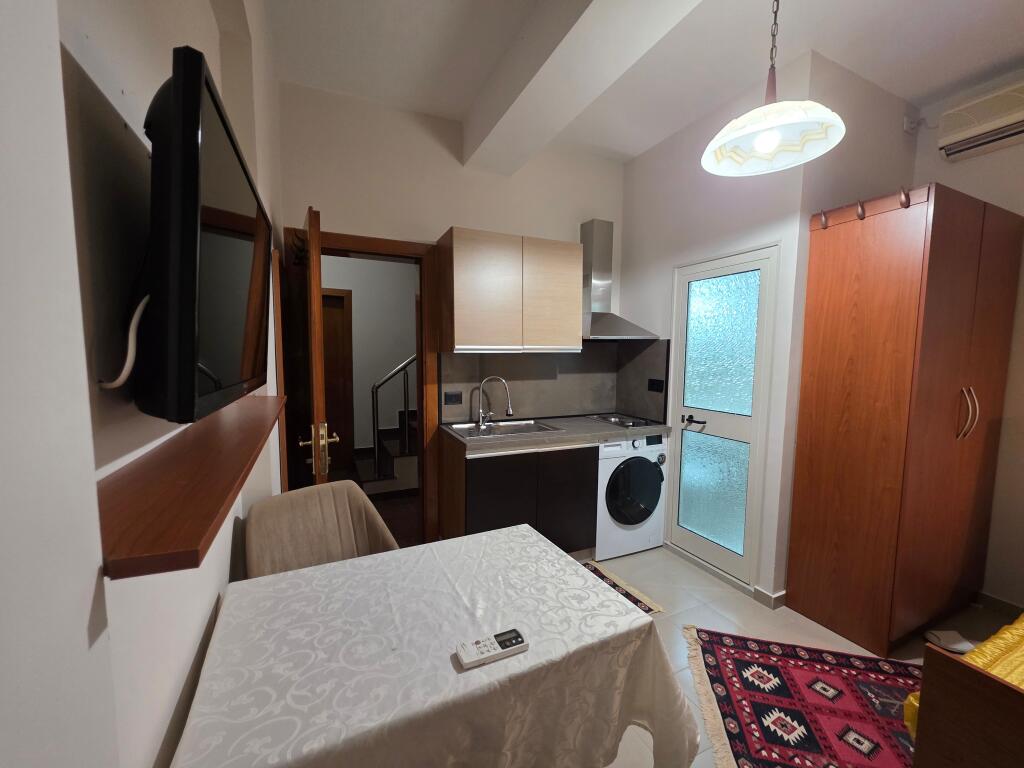 Jepet me qira Garsoniere Uje Drita ne çmim