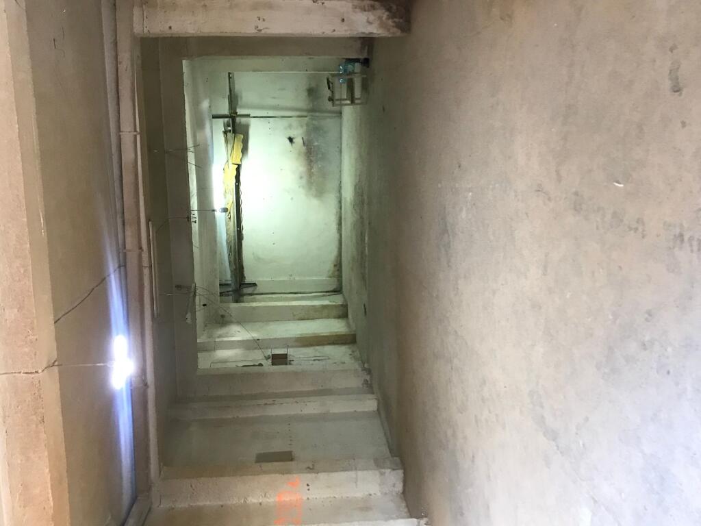 Magazine ose reparte pune me qera