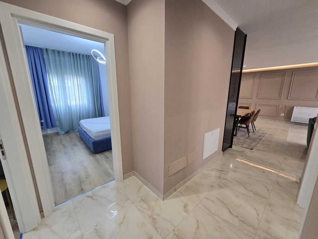 *APARTAMENT 3+1+2+ POST PARKIMI | ME QIRA | LIQENI I FARKËS*