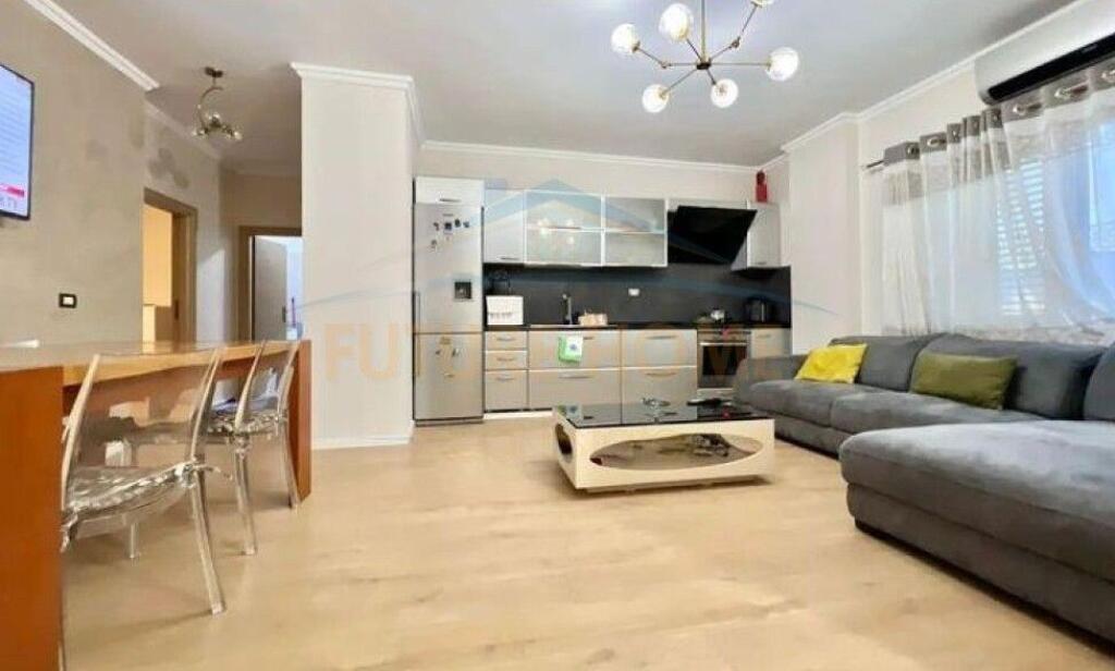 Shitet, Apartament 2+1 21 Dhjetori,Tirana