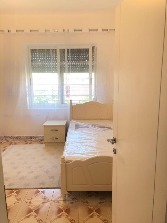 JEPET ME QERA APARTAMENT 2+1 PRANE RAJONIT TE POLICISË