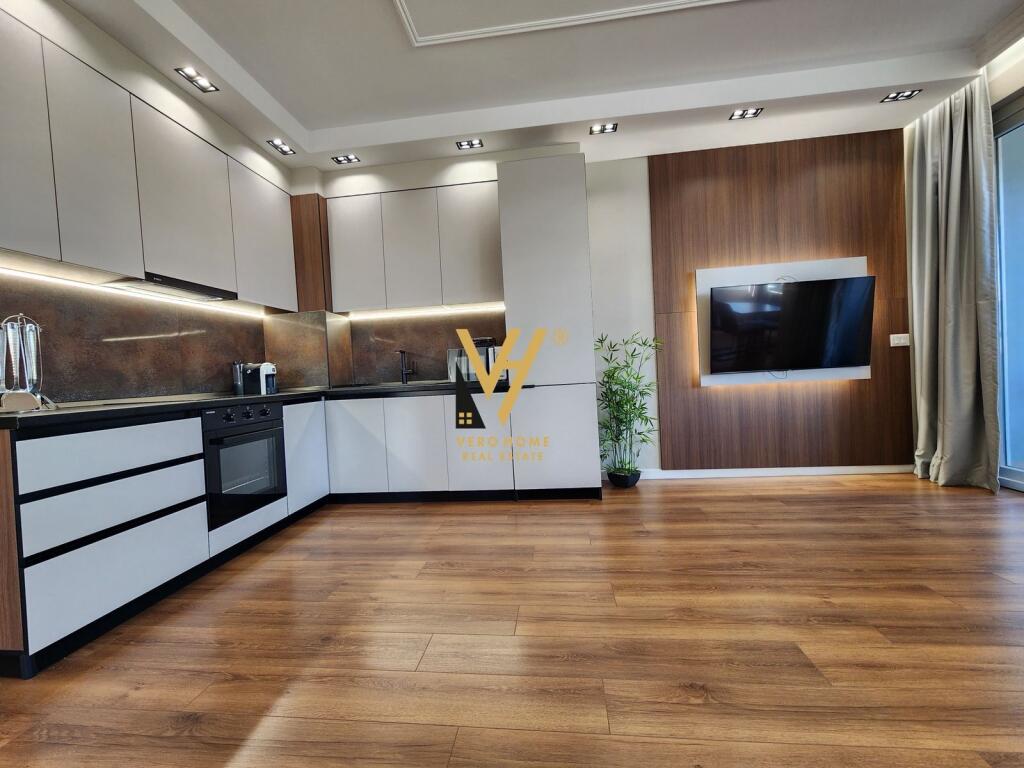 JEPET APARTAMENT 2+1+2 ME QIRA TE ISH EKSPOZITA 1.500 EURO