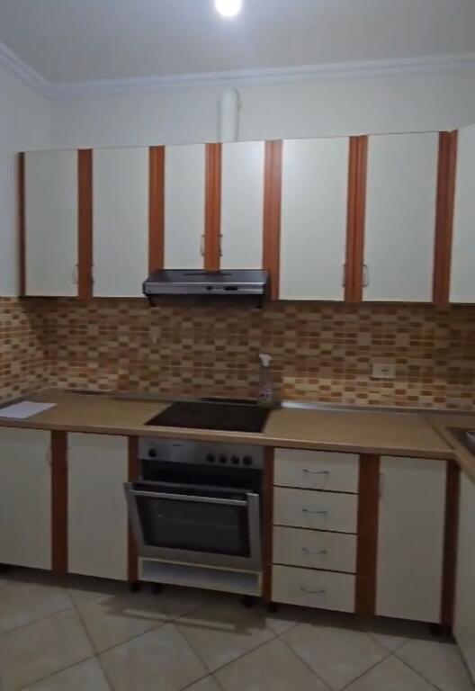 Apartament me qera Komuna e Parisit