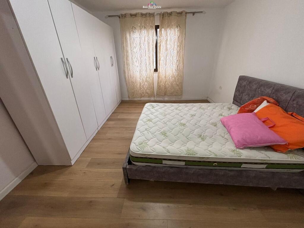 Vile me Qera 2+1 Tek Varri I Bamit (ID BV22524) Tirane