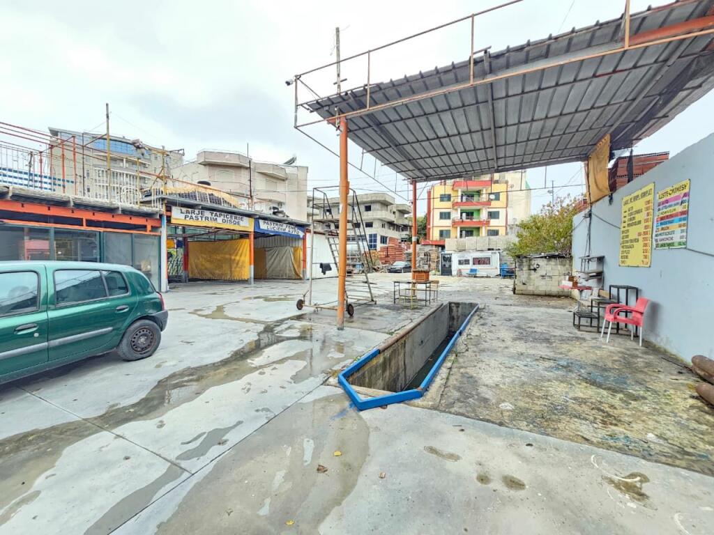 JEPET LAVAZH ME QERA NE PLEPA