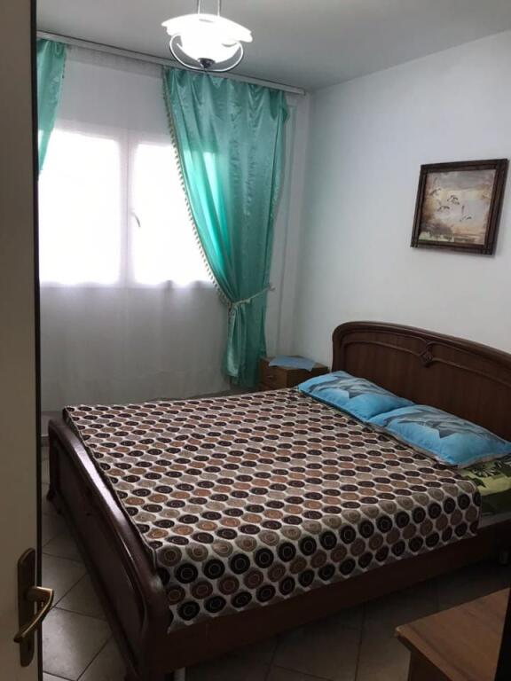 Jepet me qira afatgjatë apartament 1+1 250€ ne muaj