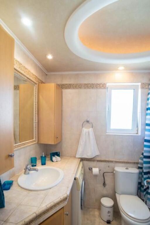 Dyqan Me Qera Tek Liqeni i Thate (ID BD21766) Tirane