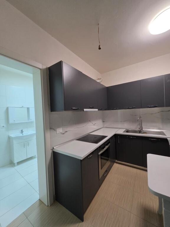 Apartament me qera 1+1