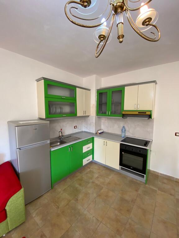 SHITET APARTAMENT 1+1 NE PLAZHIN E MALI ROBIT