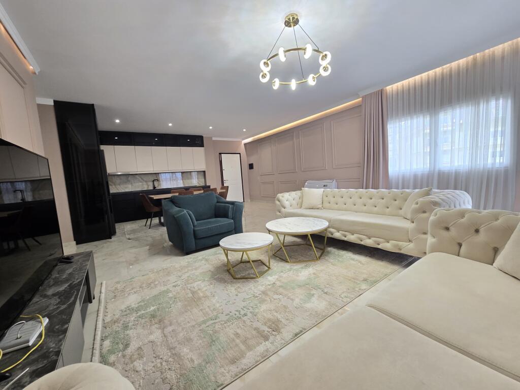 *APARTAMENT 3+1+2+ POST PARKIMI | ME QIRA | LIQENI I FARKËS*