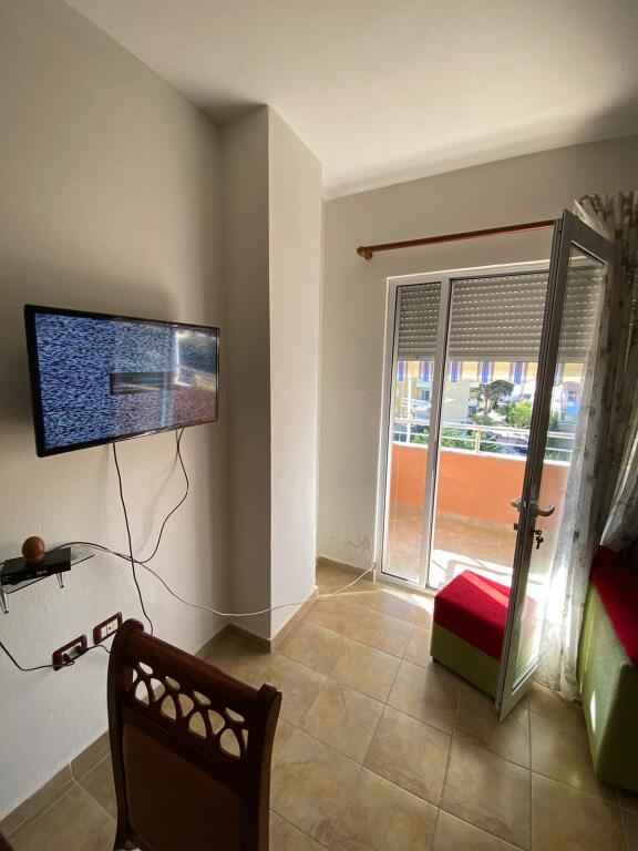 SHITET APARTAMENT 1+1 NE PLAZHIN E MALI ROBIT