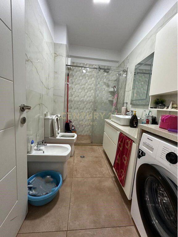 Shitet Apartament 2+1 në Brryl, përballë Maternitetit të Ri