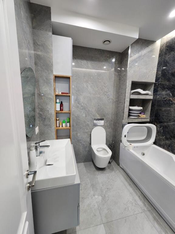 Apartament 2+1+2,Tregu i ri Elektrik!