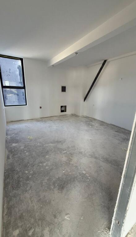 Kapanon me qera me dalje ne rruge te Rinas