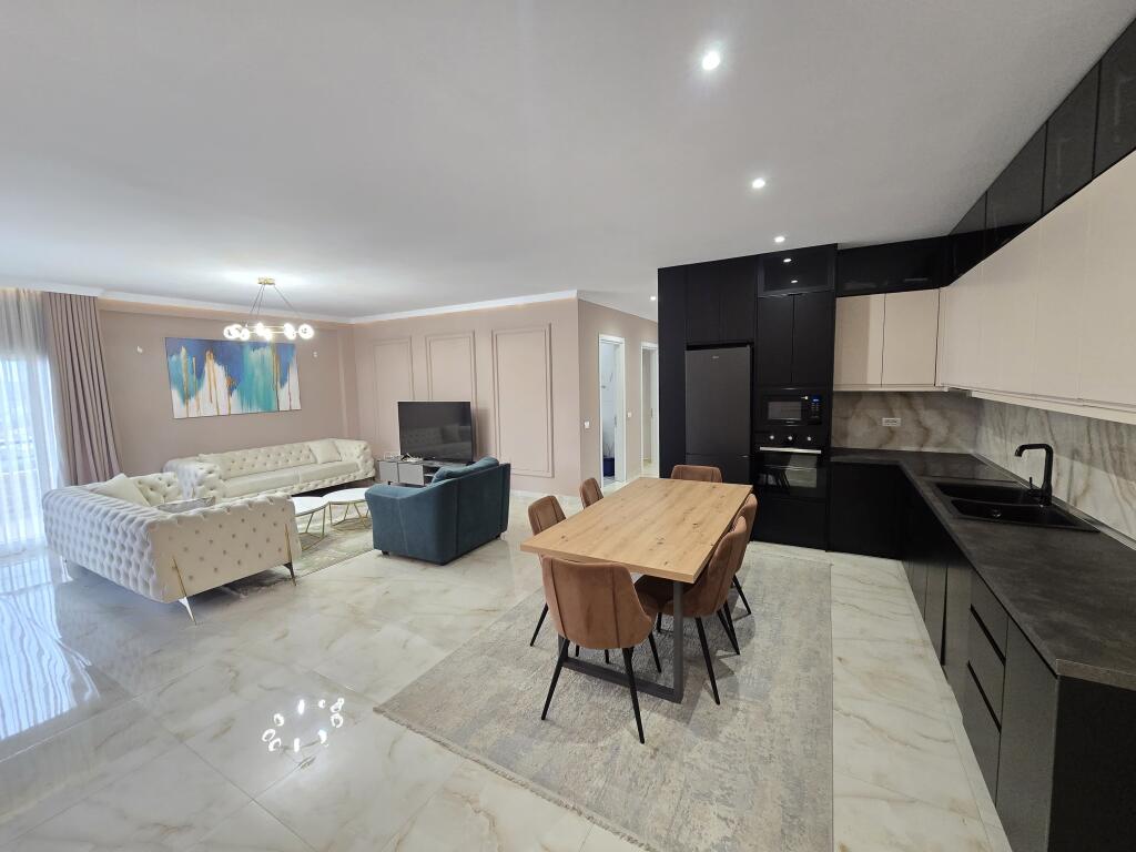 *APARTAMENT 3+1+2+ POST PARKIMI | ME QIRA | LIQENI I FARKËS*