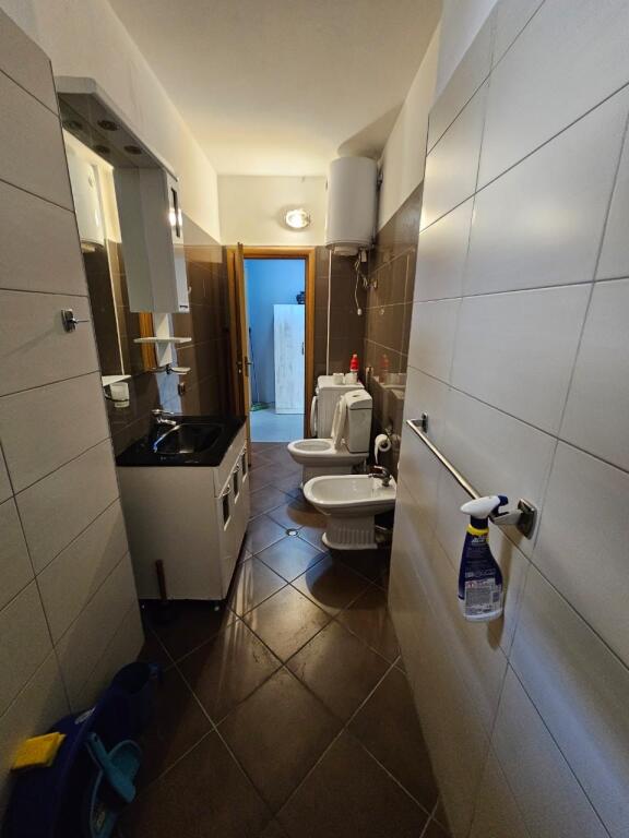 Shitet super apartament 1+1 në zonën e Shkëmbit të Kavajës