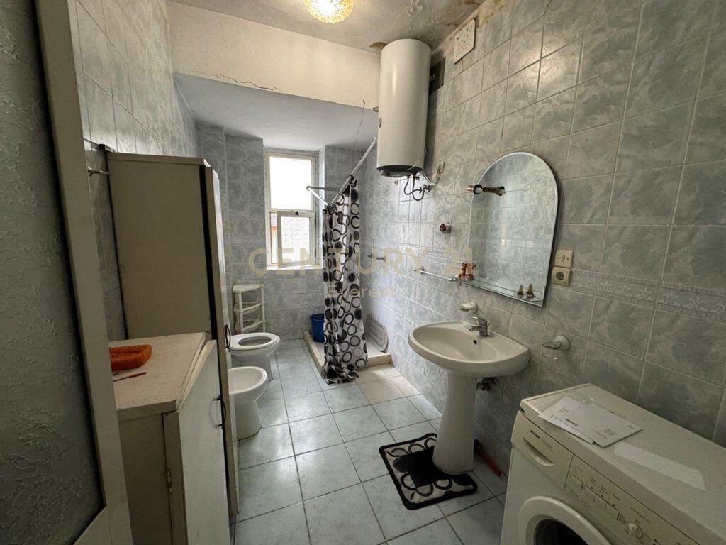 Shitet 2+ 1 te Barrikadat 185 000