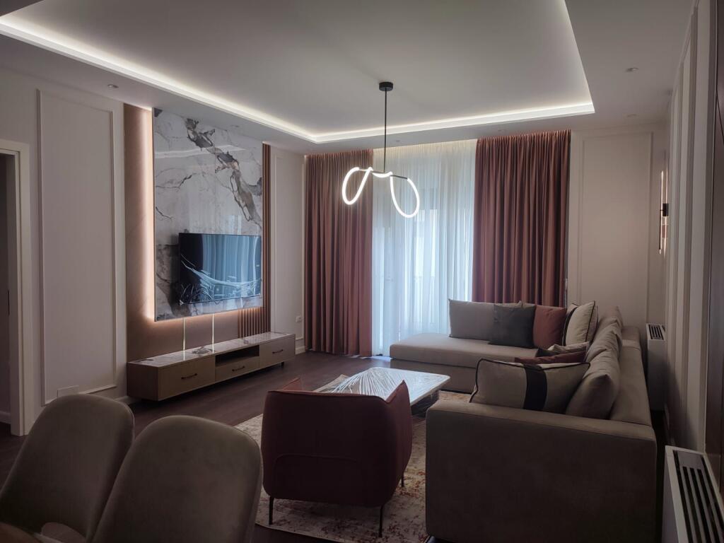 Jepet me qera apartament 2+1+2+ parkim tek Rruga e Kosovareve