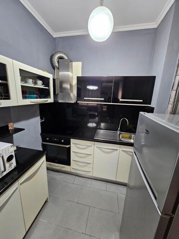 Shitet super apartament 1+1 në zonën e Shkëmbit të Kavajës