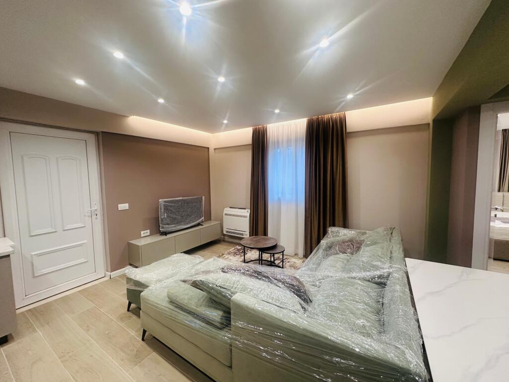 Jepet Me Qera Apartament 1+1+1 Ballkon