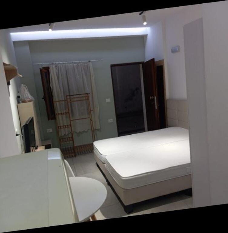 Jepet gazoniere me qera,  ID 13893