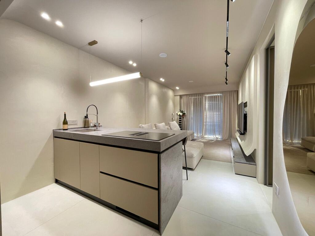 Apartament me pamje nga deti për qira afatgjatë Vlorë