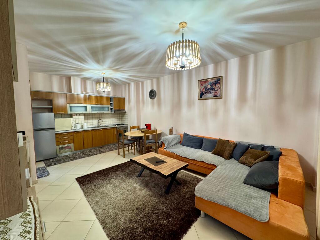 Apartament 2+1 per qira Pazari i Ri