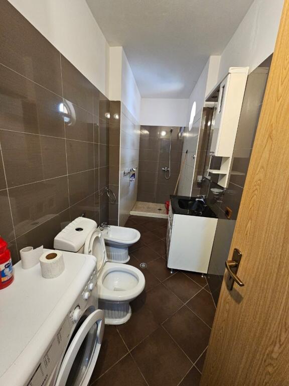 Shitet super apartament 1+1 në zonën e Shkëmbit të Kavajës